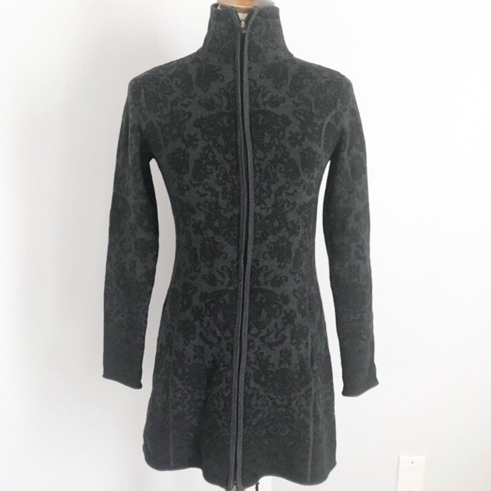 Dakini long zip cardigan size small